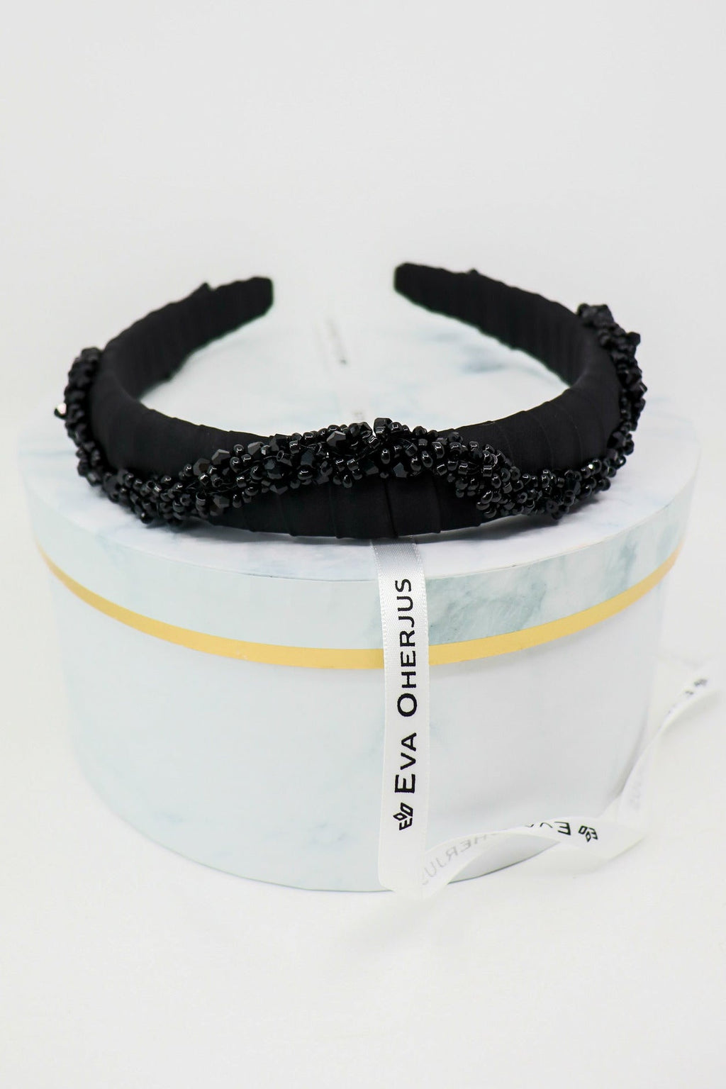 Perlenbesetztes schmales Stirnband aus Maulbeerseide Hestia