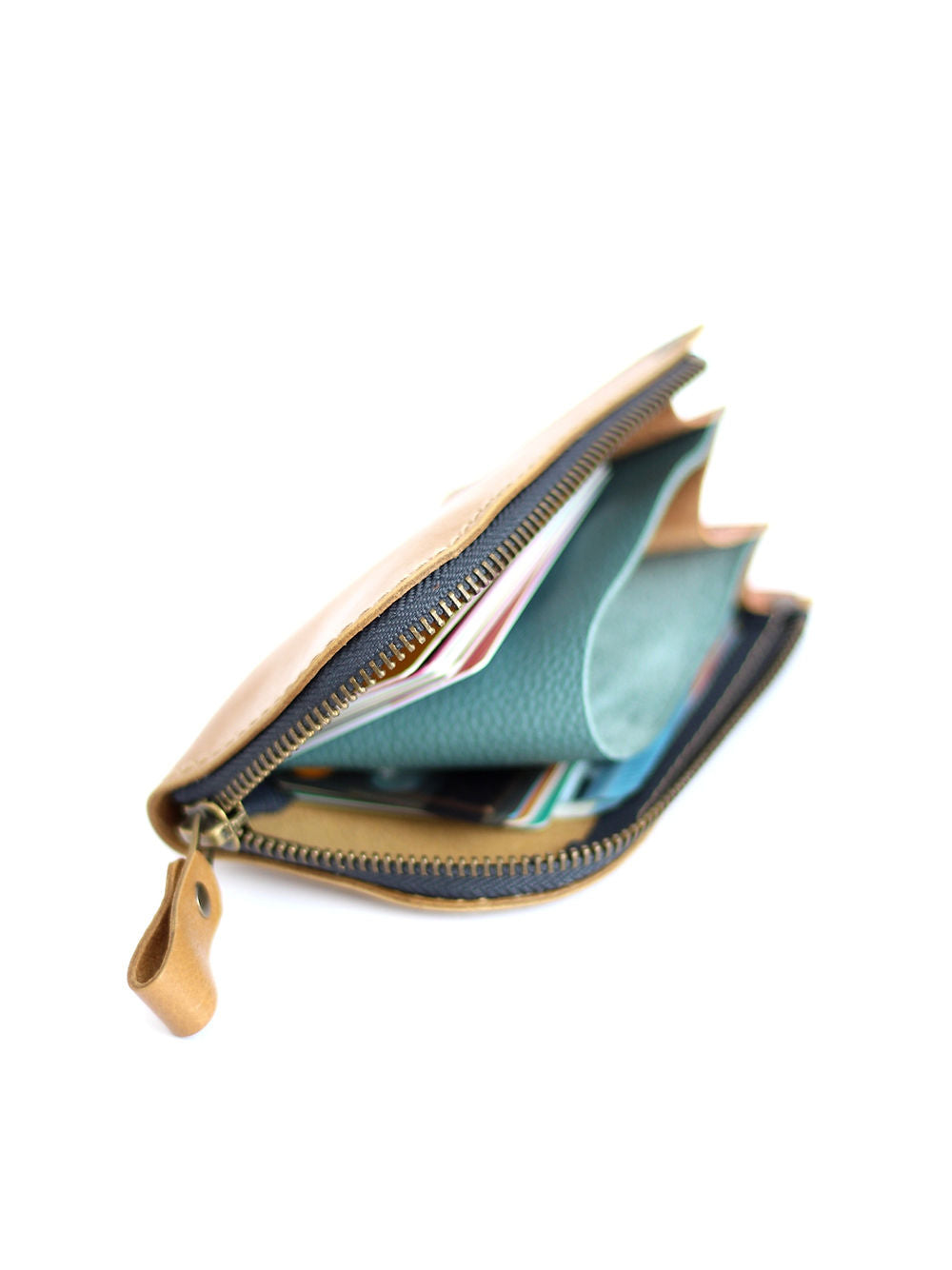 WEDNESDAY wallet · handmade leather wallet · compact wallet · Lithuanian craftsmanship · La Péniche · unisex leather goods · card holder · slow fashion