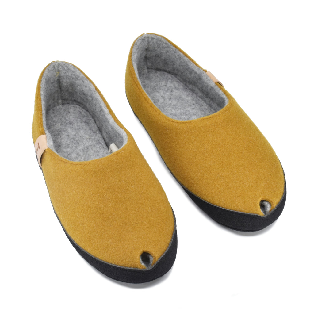 TOKU Budapest · lambswool slippers · handmade in Estonia · arch-support slippers · warm felt shoes · slow fashion · Estonian design · cozy home footwear