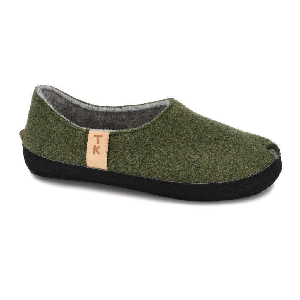 TOKU Budapest · lambswool slippers · handmade in Estonia · arch-support slippers · warm felt shoes · slow fashion · Estonian design · cozy home footwear